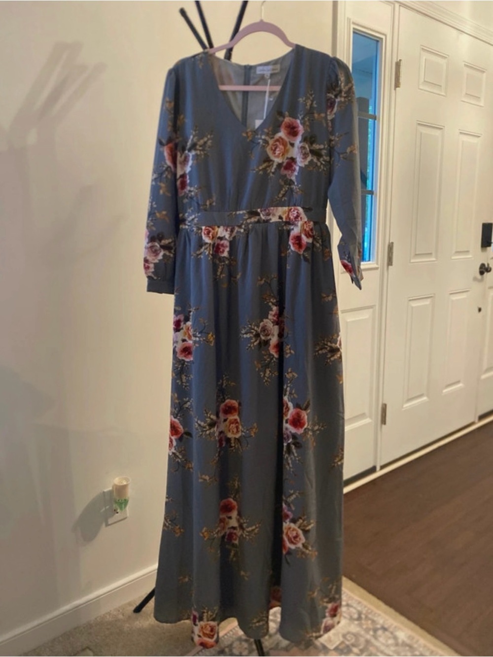 ✨Ashley Le Mieux ✨
Women's Dusty Blue Floral Maxi Dress with V-Neck